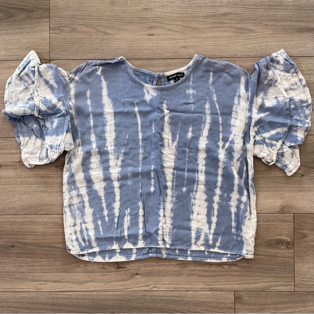 Style Envy White and Blue Puff Sleeve Blouse